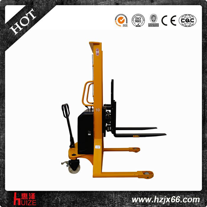 貨叉?zhèn)纫瓢腚妱?dòng)堆高車 貨叉?zhèn)纫瓢腚妱?dòng)堆高車